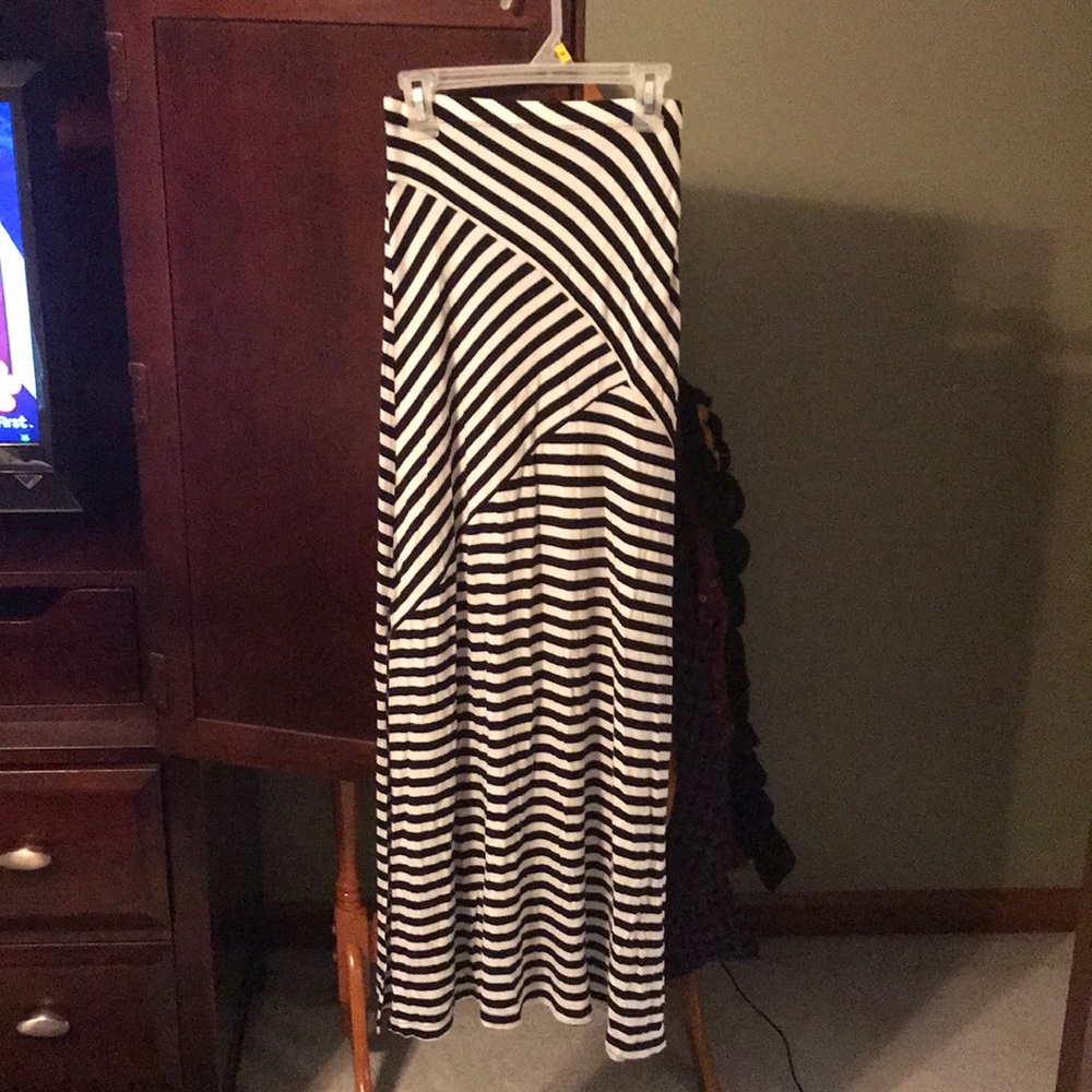 Black stripes long skirt